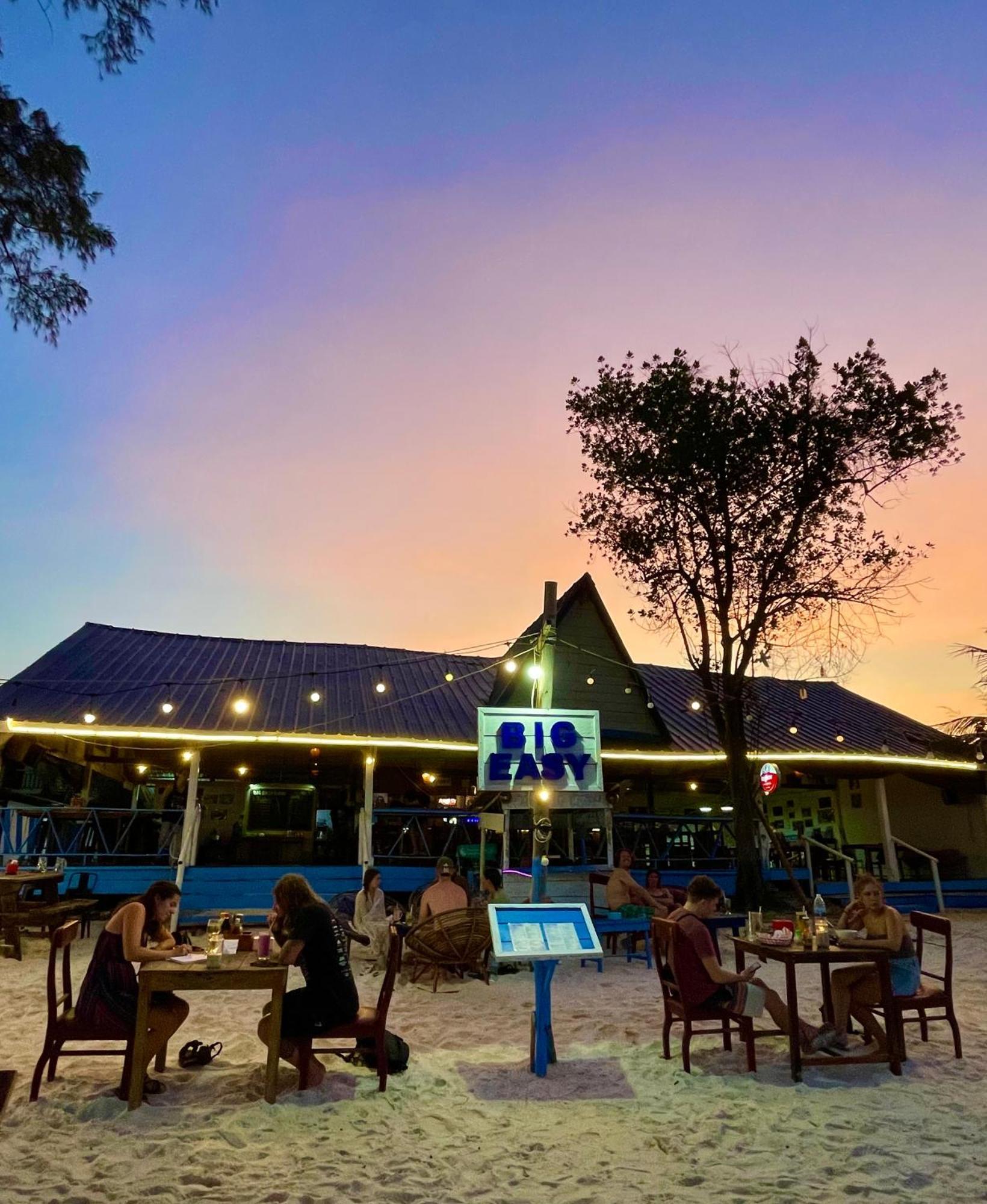 The Big Easy Koh Rong Samloem Hostel เกาะรงสำลน ภายนอก รูปภาพ