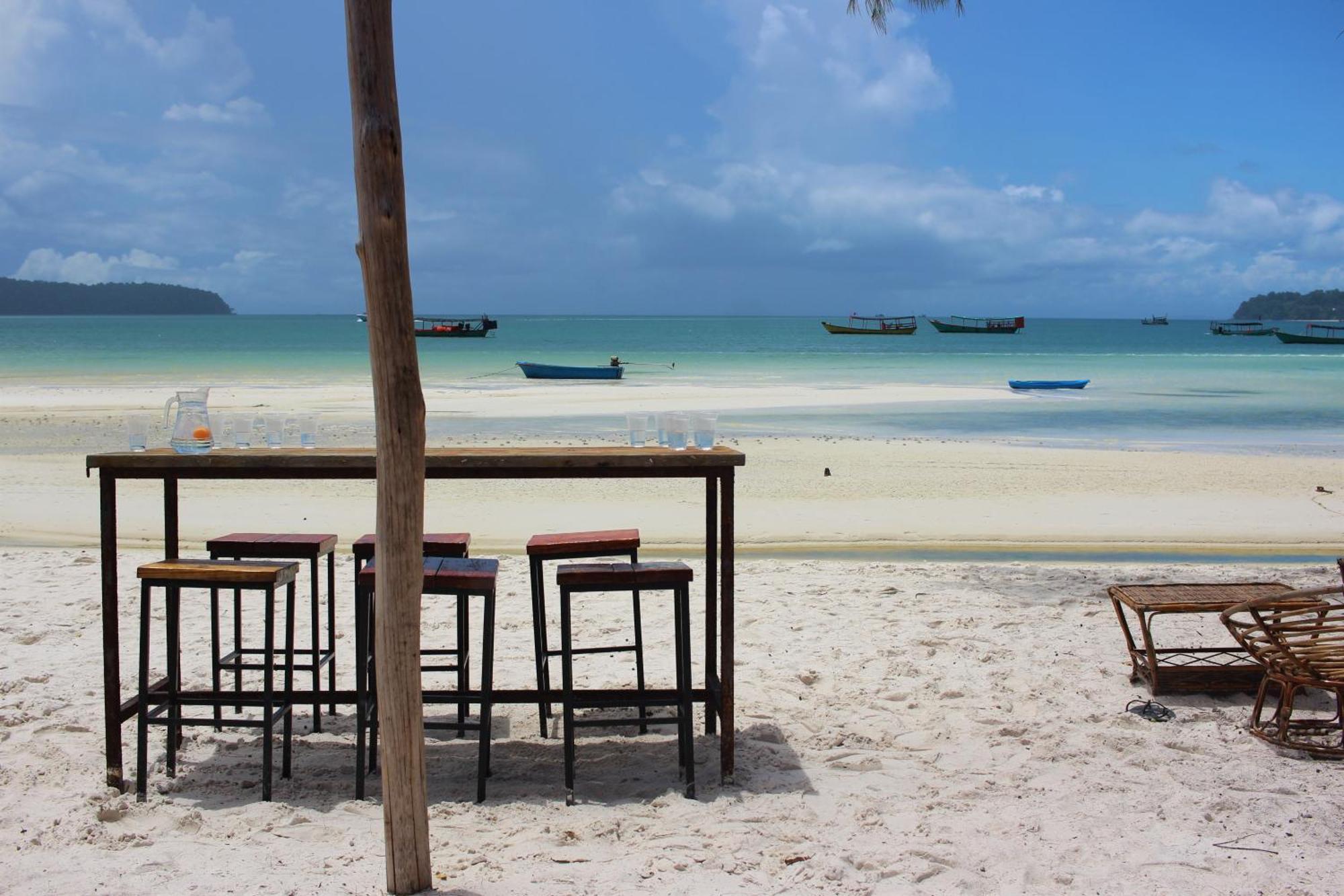 The Big Easy Koh Rong Samloem Hostel เกาะรงสำลน ภายนอก รูปภาพ