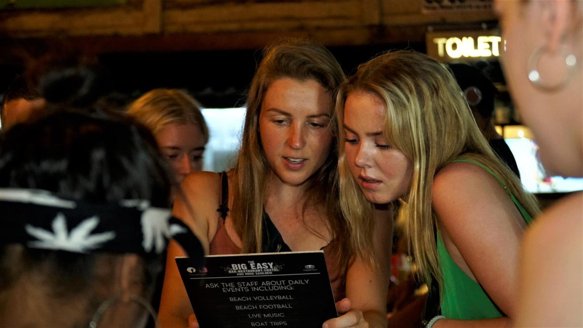 The Big Easy Koh Rong Samloem Hostel เกาะรงสำลน ภายนอก รูปภาพ