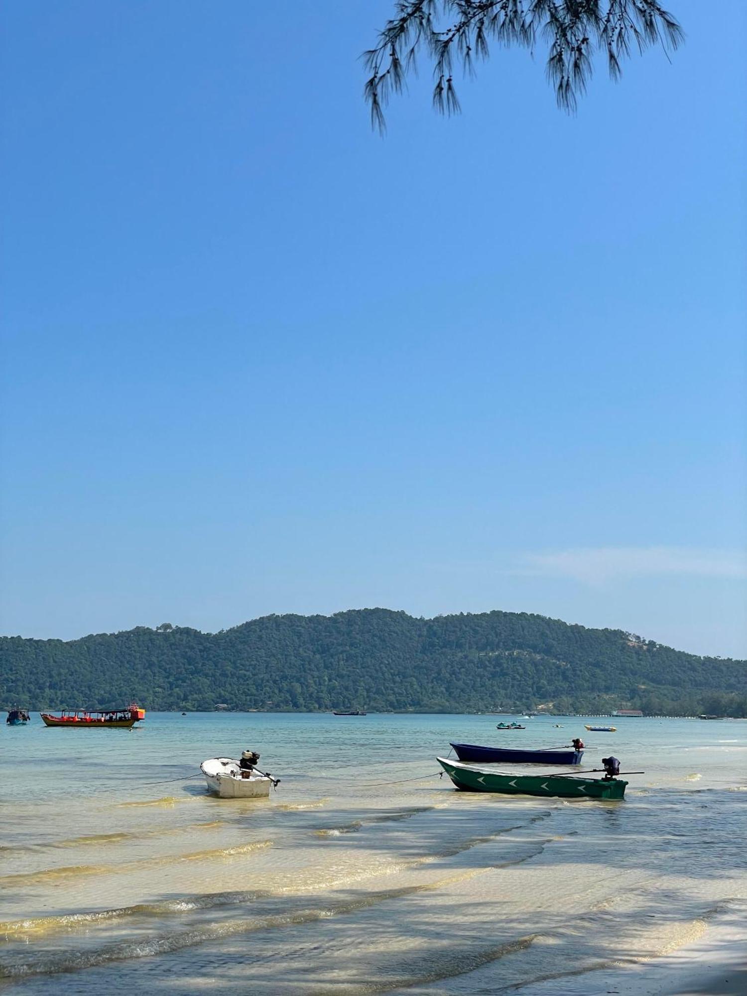 The Big Easy Koh Rong Samloem Hostel เกาะรงสำลน ภายนอก รูปภาพ