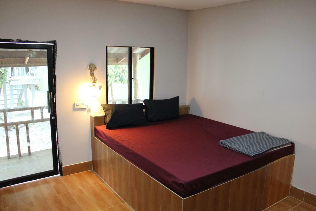 The Big Easy Koh Rong Samloem Hostel เกาะรงสำลน ภายนอก รูปภาพ